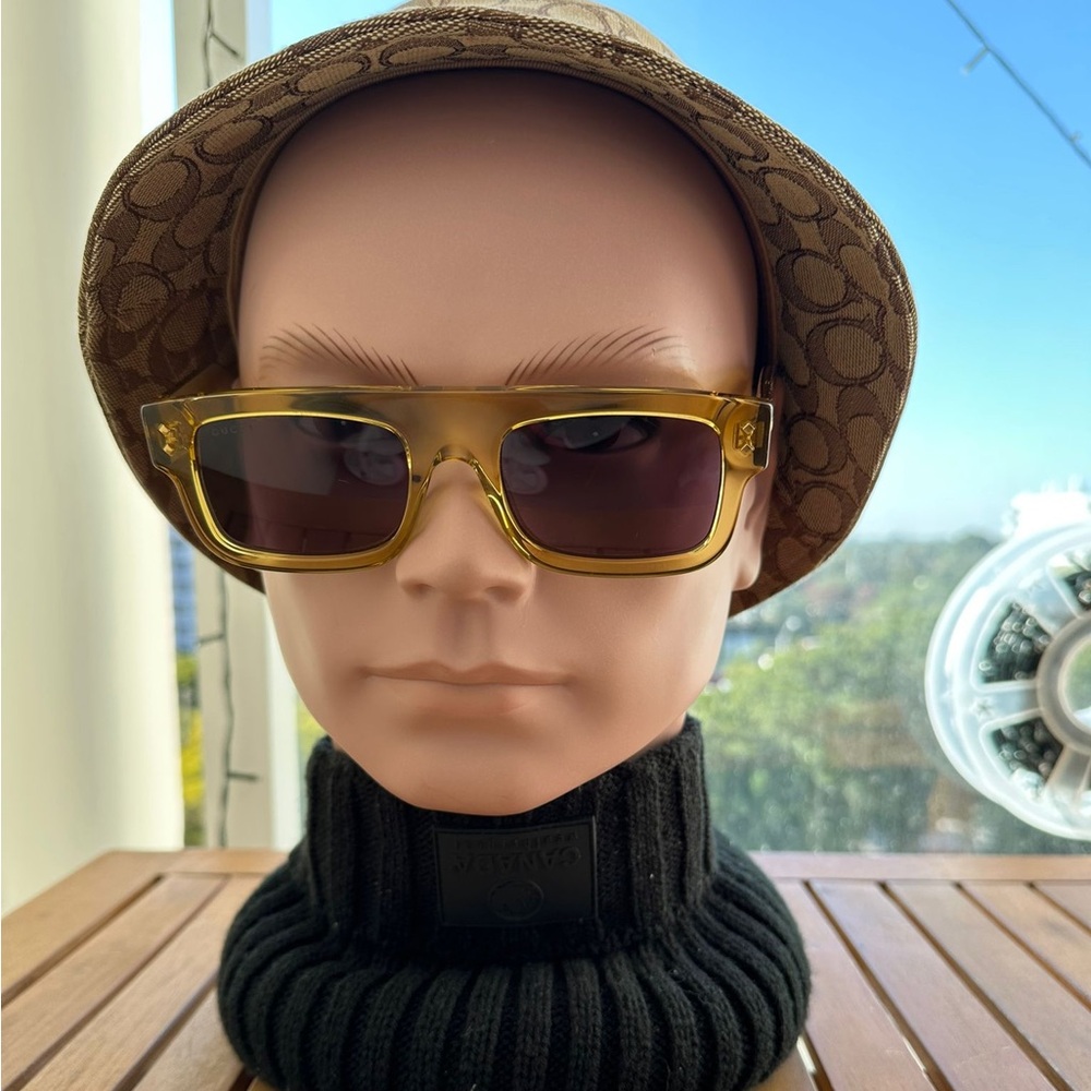 New Authentic- GUCCI EYEWEAR GG1085S SUNGLASSES
Yellow & Grey